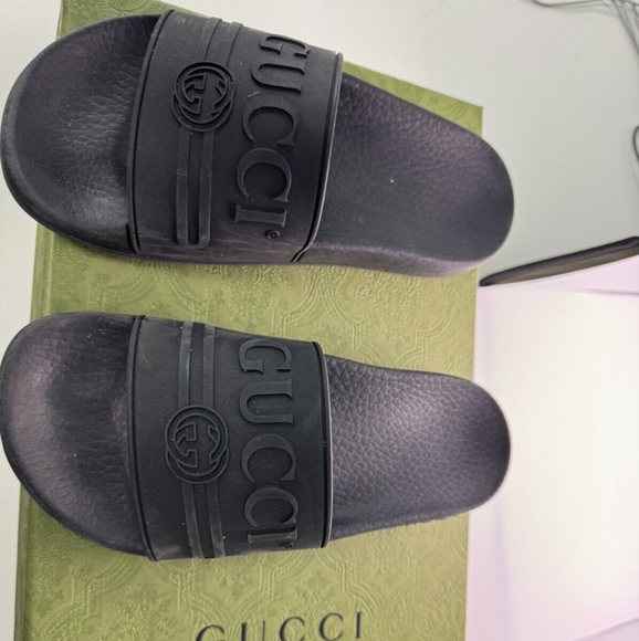Gucci Auth Men US 11 UK 45 EU Logo Black Rubber Pool Slides Sandals Shoes - Picture 2 of 2
